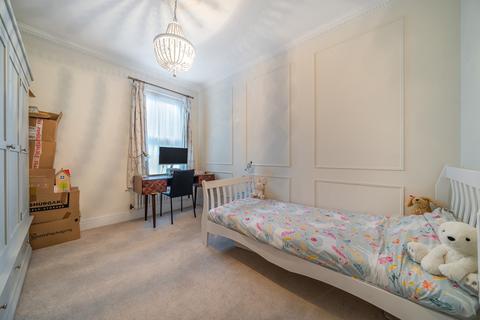 36 Seward Road, London, W7 2JR