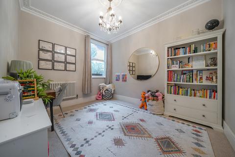 36 Seward Road, London, W7 2JR