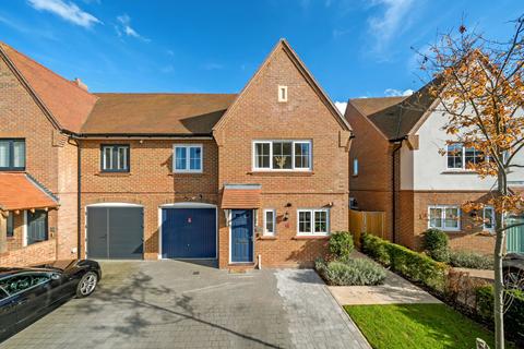 4 bedroom semi-detached house for sale, Hawthorn Park, Swanley, Kent