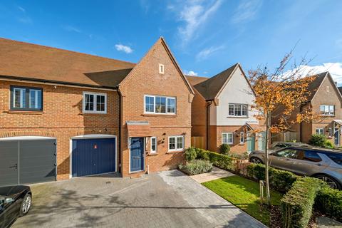 4 bedroom semi-detached house for sale, Hawthorn Park, Swanley, Kent