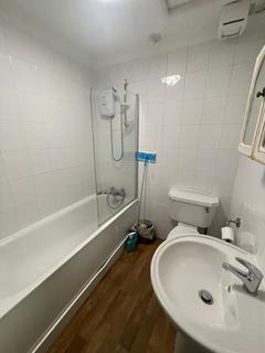 Semi detached house to rent, Mulgrave Road Sutton SM2