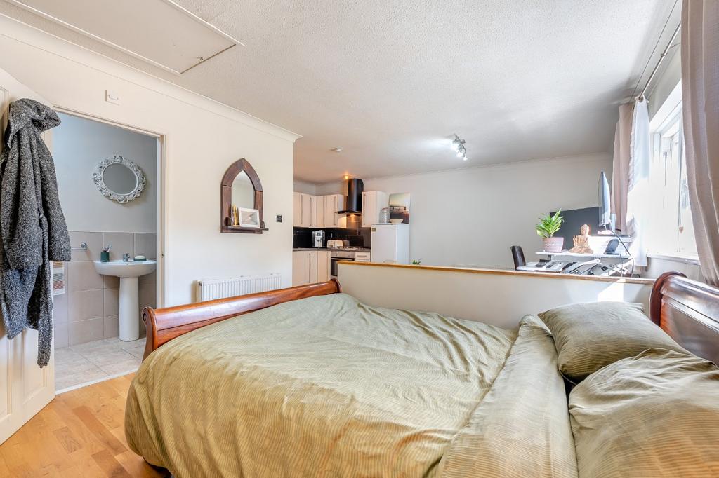 Studio Flat