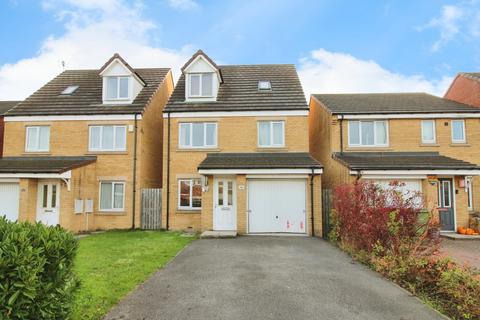 4 bedroom detached house for sale, Chestnut Grove, West Yorkshire WF10