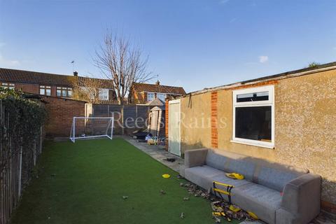3 Beult Road, Dartford, DA1 4PH