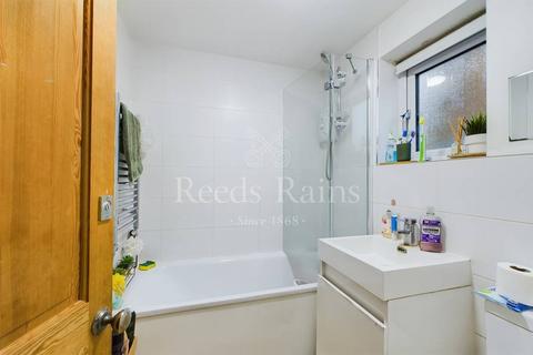3 Beult Road, Dartford, DA1 4PH