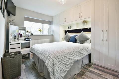 4 Bankfield, Hyde, SK14 4TJ