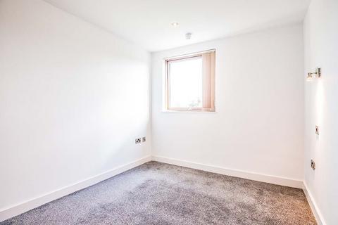 2 bedroom apartment to rent, Isaac Way, Manchester M4