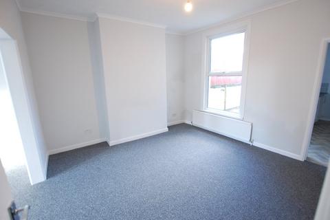 3 bedroom terraced house to rent, New Queen Street, Bristol BS15