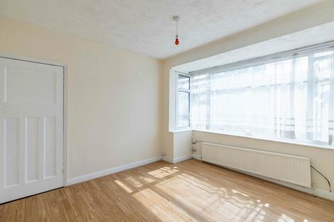 3 bedroom property to rent, Overton Road, Bexley, SE2