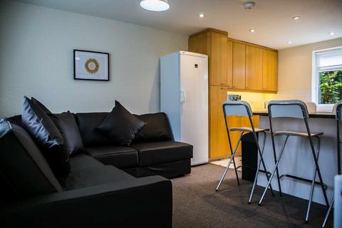 6 bedroom house to rent, Birmingham B17