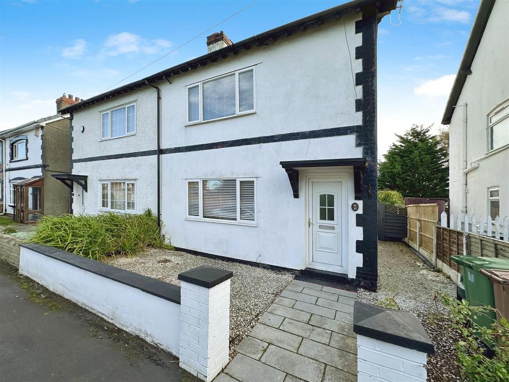 Burlington Avenue, Formby, Liverpool 2 bed semidetached house to rent