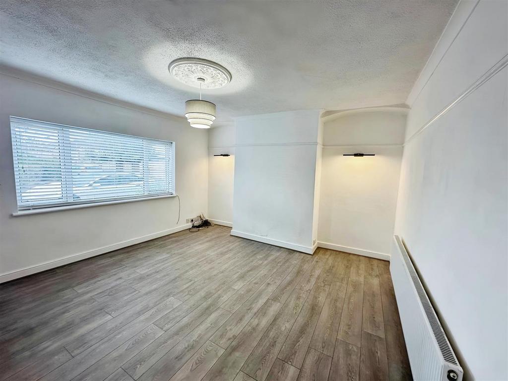 Burlington Avenue, Formby, Liverpool 2 bed semidetached house to rent