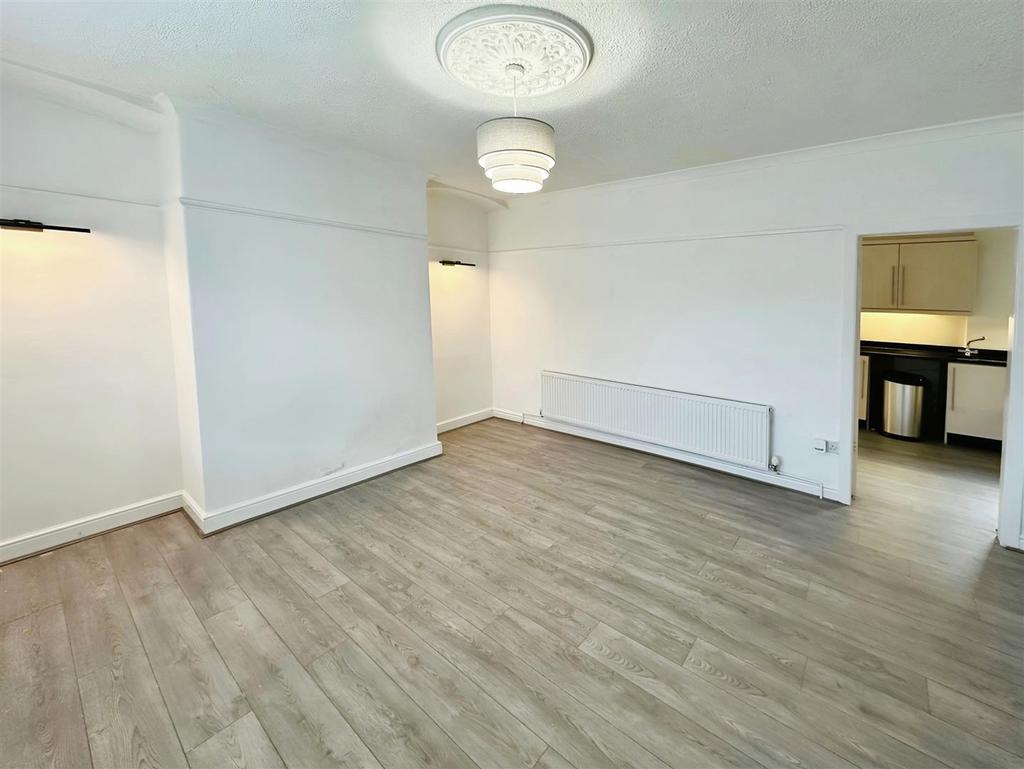 Burlington Avenue, Formby, Liverpool 2 bed semidetached house to rent