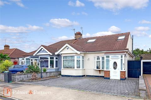 46 Randall Drive, Hornchurch, RM12 6TA