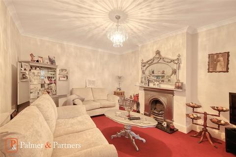 46 Randall Drive, Hornchurch, RM12 6TA