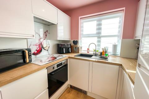 1 bedroom apartment for sale, Mullender Court, Chalk Road, Gravesend, Kent, DA12