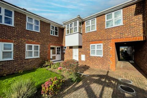 1 bedroom apartment for sale, Mullender Court, Chalk Road, Gravesend, Kent, DA12