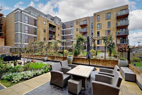 1 bedroom apartment for sale, Isabella House, Hale Road, Gascoyne Way, Hertford, Hertfordshire, SG13 8EN