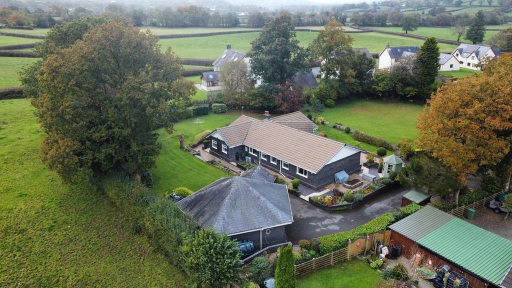 Cellan, Lampeter, SA48 5 bed detached bungalow for sale £415,000