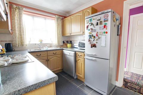 2 bedroom detached bungalow for sale, Stones Close, Skegness PE24