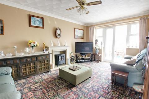 2 bedroom detached bungalow for sale, Stones Close, Skegness PE24