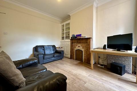 4 bedroom house to rent, Walton Street, Leicester LE3