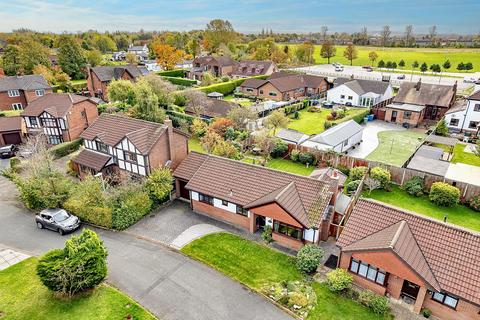 2 bedroom detached bungalow for sale, Rainbow Close, Widnes WA8