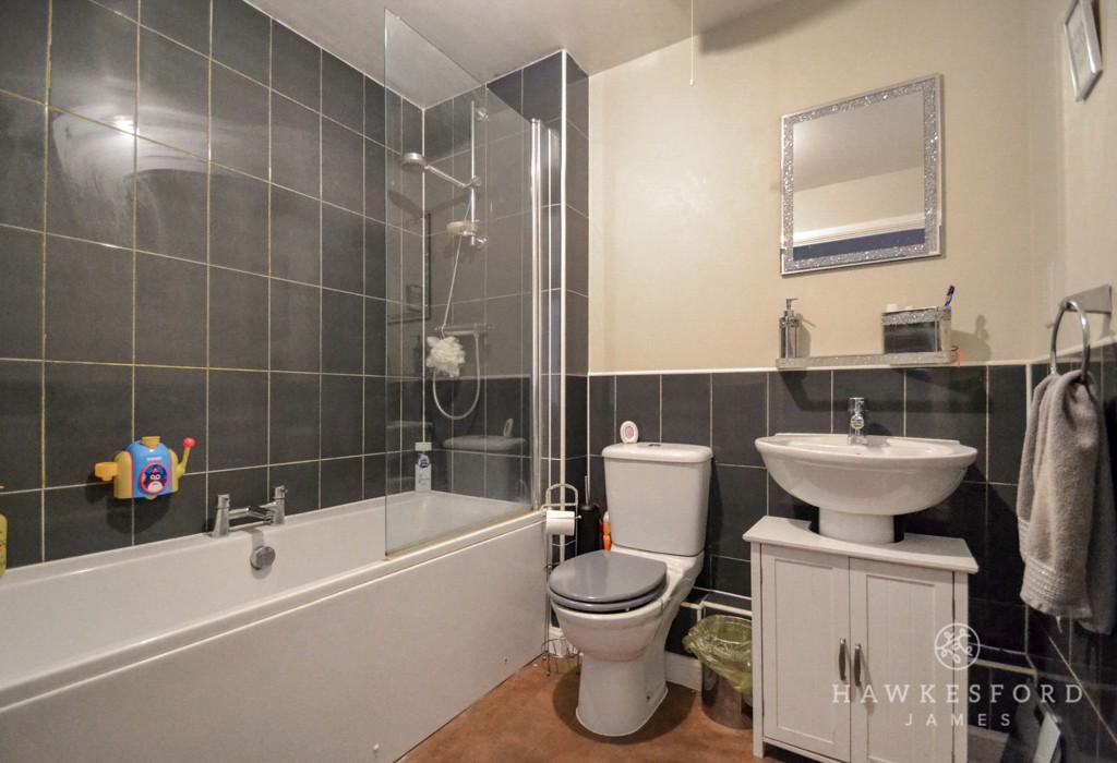 Easton Drive, Sittingbourne - Bathroom