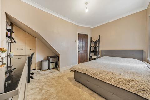 9 Brighton Road, Reading, RG6 1PS