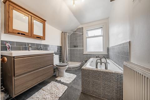 9 Brighton Road, Reading, RG6 1PS