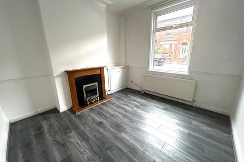 2 bedroom terraced house to rent, Fairfield Road, Droylsden, Manchester