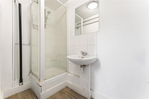 Studio to rent, Risborough Street, London, SE1