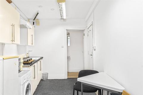 Studio to rent, Risborough Street, London, SE1