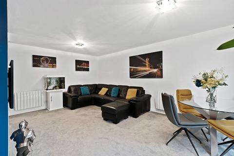 2 bedroom flat for sale, Netley Cliff, Victoria Road, Netley Abbey, Southampton, Hampshire. SO31 5JZ