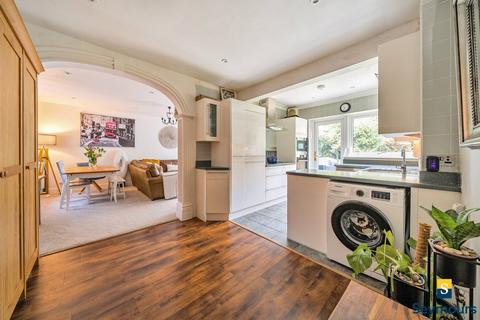 102 Dorking Road, Chilworth, Guildford, GU4 8NS