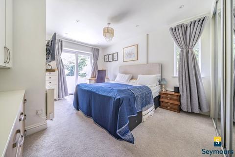 102 Dorking Road, Chilworth, Guildford, GU4 8NS