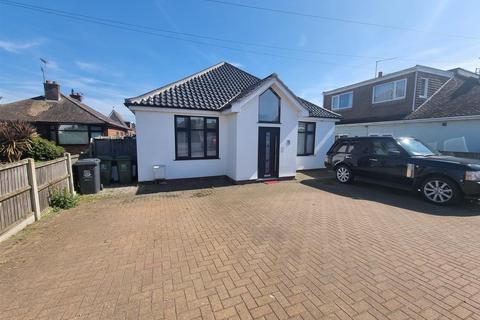 3 bedroom detached bungalow for sale, Beccles Road, Bradwell