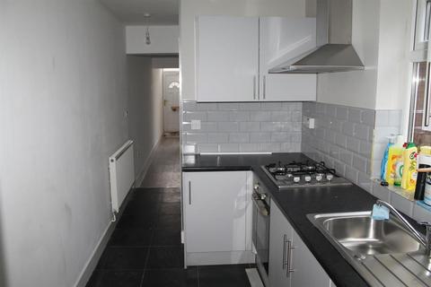 155 Farnham Road, Handsworth, Birmingham, B21 8EF