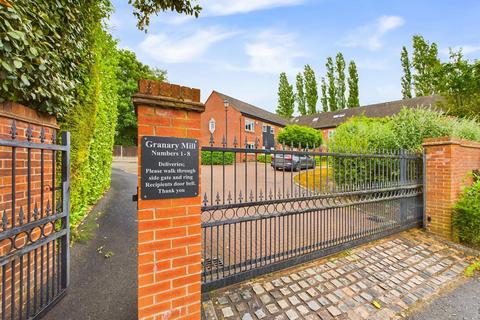 3 bedroom terraced house to rent, Granary Mill, Warrington WA4