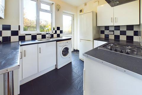 2 bedroom maisonette to rent, Fulwood Gardens, Twickenham