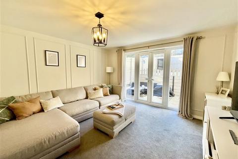 3 bedroom end of terrace house for sale, Alpina Way, Swallownest, Sheffield, S26 4QA