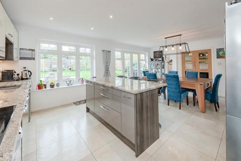 4 bedroom detached house for sale, Grafton Close, Worcester Park, KT4