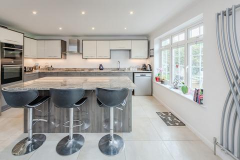 4 bedroom detached house for sale, Grafton Close, Worcester Park, KT4