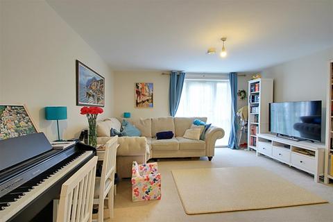 2 bedroom apartment for sale, Wander Wharf, Kings Langley