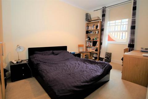 2 bedroom apartment to rent, Grove End Road, St John's Wood, NW8