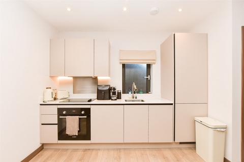 1 bedroom apartment for sale, Croydon Road, Caterham, Surrey