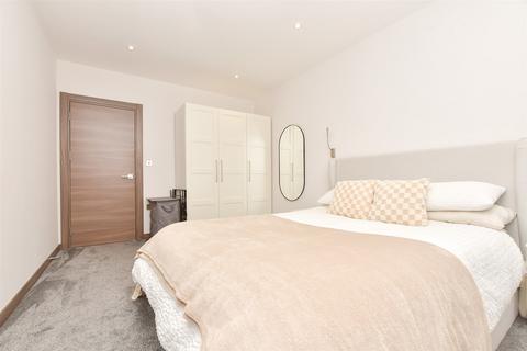 1 bedroom apartment for sale, Croydon Road, Caterham, Surrey