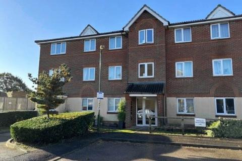 2 bedroom flat to rent, Saxby Court, Barnham