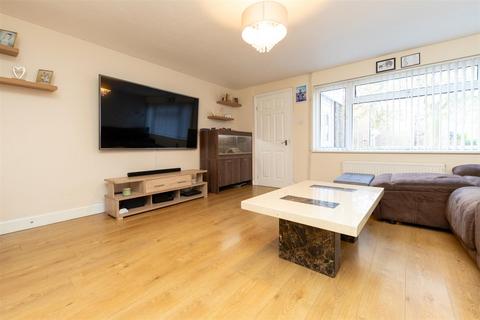 3 bedroom terraced house for sale, Kingsley Court, Sandy