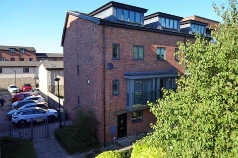 4 bedroom townhouse to rent, Atkinson Quay, LS10